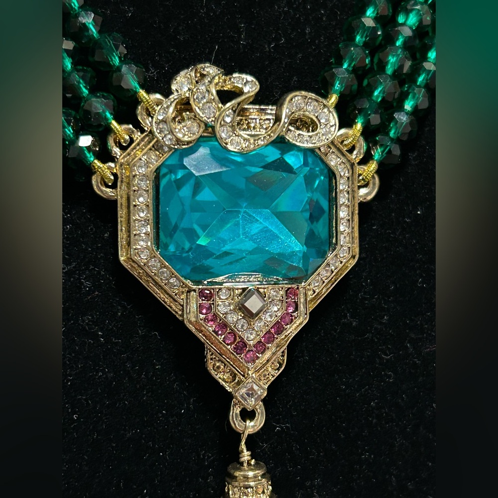 Green beaded statement necklace - Picture 4 of 9